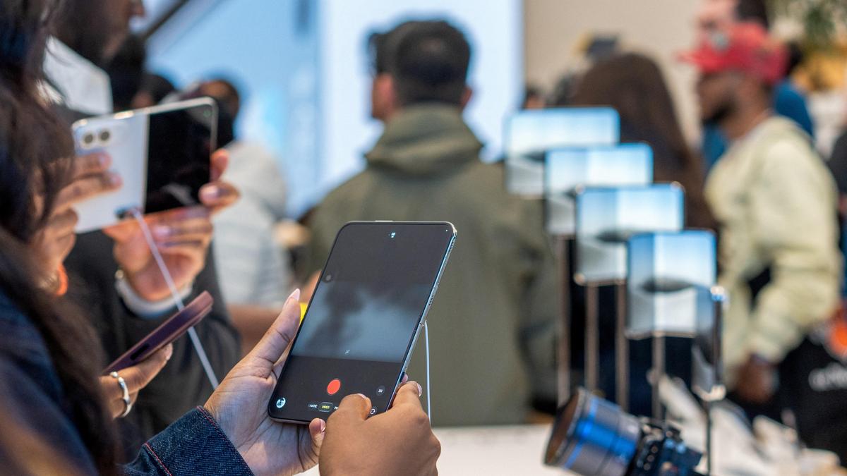 Apple says a small number of iPhone Duo inner display impacted