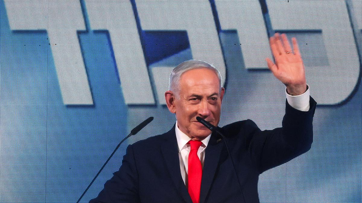 Netanyahu and rival each claim mandate after tight Israel election